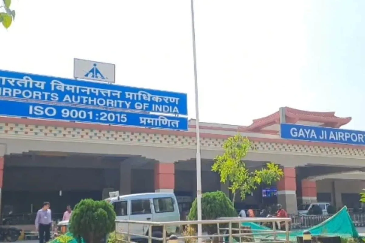 अब गयाजी से बैंकॉक की सीधी उड़ान शुरू, CM सम्राट चौधरी ने दिखाई उड़ान सेवा को दिखाई हरी झंडी; बोधगया के पर्यटन को मिलेगा बढ़ावा