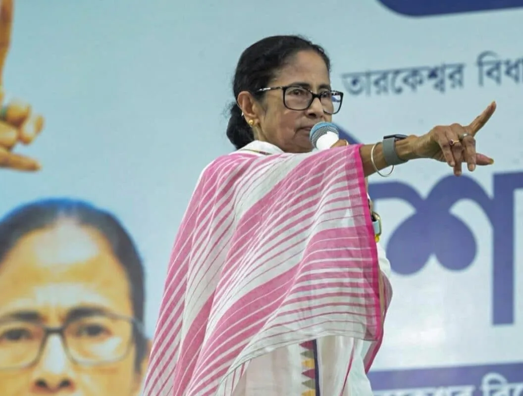 'हिम्मत है तो राजनीतिक रूप से मुकाबला करो', ममता बनर्जी ने बीजेपी पर क्यों बोला तीखा हमला?