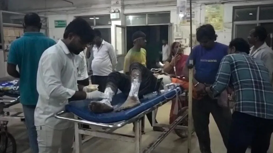 मूर्ति विसर्जन शोभायात्रा में जनरेटर में लगी आग, किशोर झुलसा रेफर
