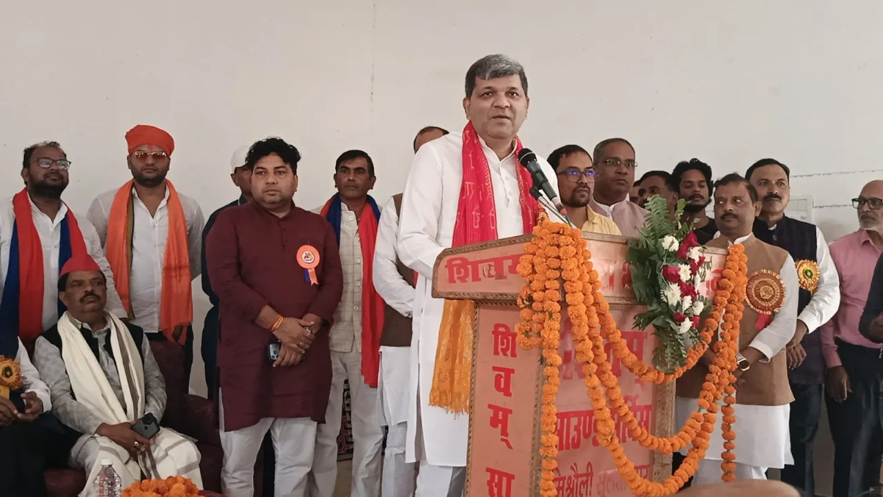 लौह पुरुष के सम्मान को लेकर मंत्री ने उठाए सवाल