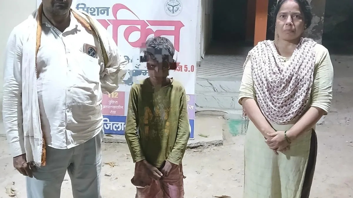 पुलिस की तत्परता से बीमार बालक को मिला उपचार  सोहनपुर में अकेले रोता मिला 12 वर्षीय बालक, अस्पताल में प्राथमिक उपचार के बाद पिता को सौंपा