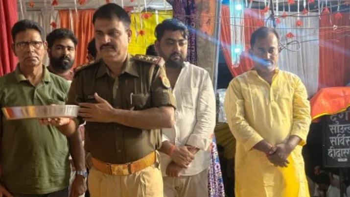 धर्म के प्रति आस्था तो वर्दी के प्रति फर्ज का जुनून, थाना प्रभारी जयप्रकाश यादव की कार्यशैली बनी चर्चा का विषय